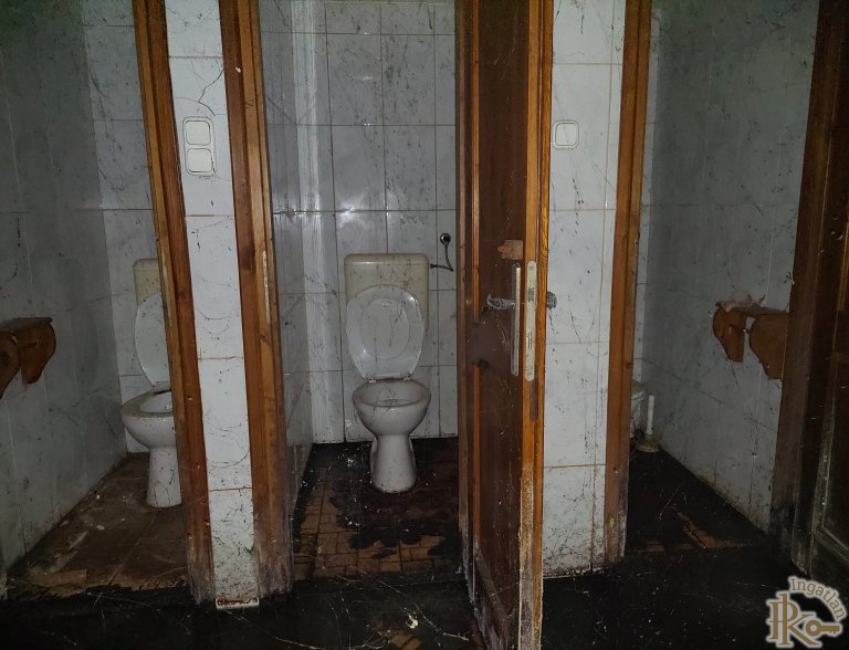 Baja, Roosevelt tér 1. Baja, Roosevelt tér 1.