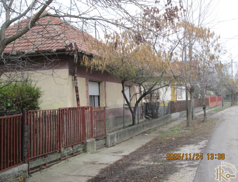 Jászladány, Hóvirág utca 8.