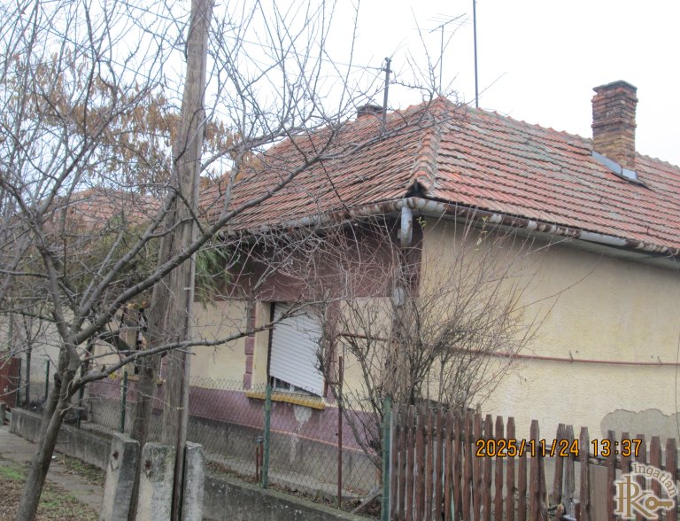 Jászladány, Hóvirág utca 8.