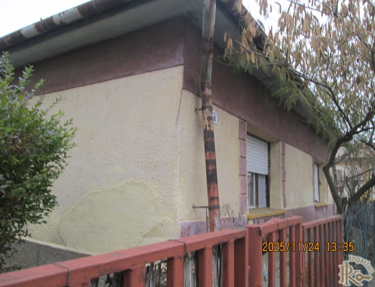 Jászladány, Hóvirág utca 8.