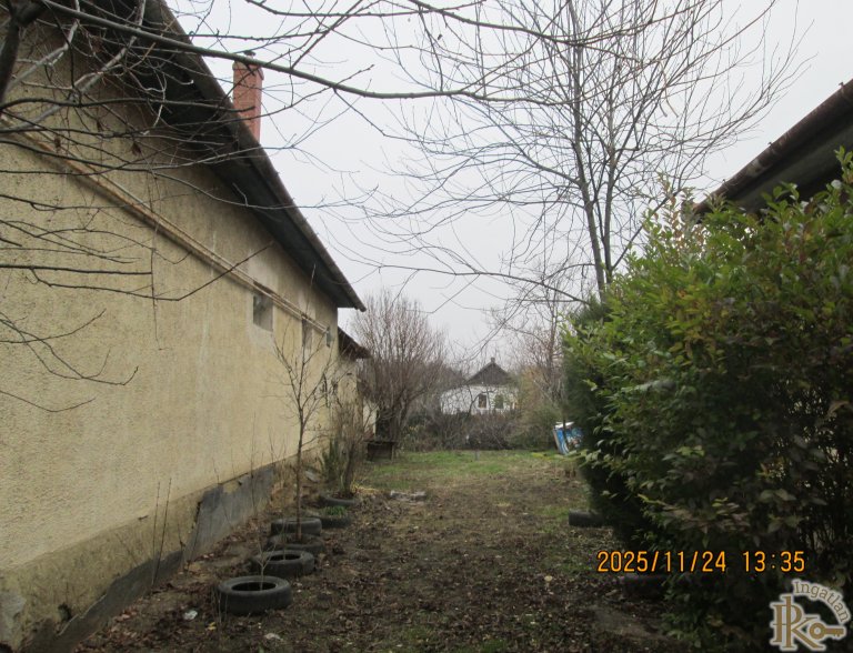 Jászladány, Hóvirág utca 8.