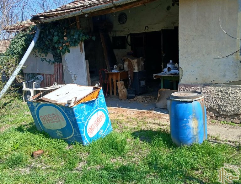 Jászladány, Hóvirág utca 8.