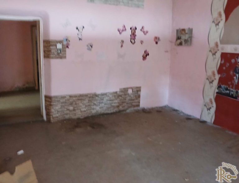 Jászladány, Hóvirág utca 8.